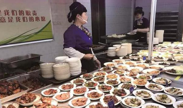 南京高校蹭饭天堂：物美价廉、卫生放心是他们热衷于蹭吃食堂的原因