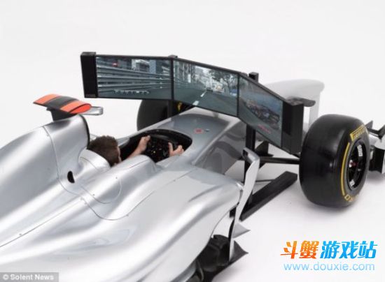 F1的真实体验 英国推出价值9万英镑超逼真F1模拟器