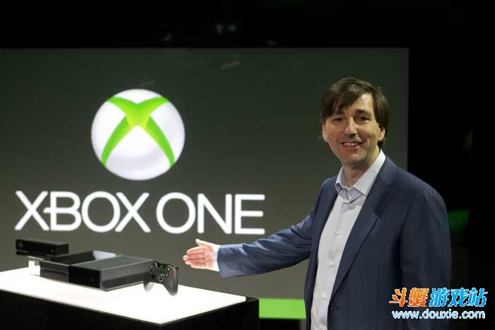 较半路收购的Gaikai更为优胜 表示Xbox One可以部分模拟宇宙