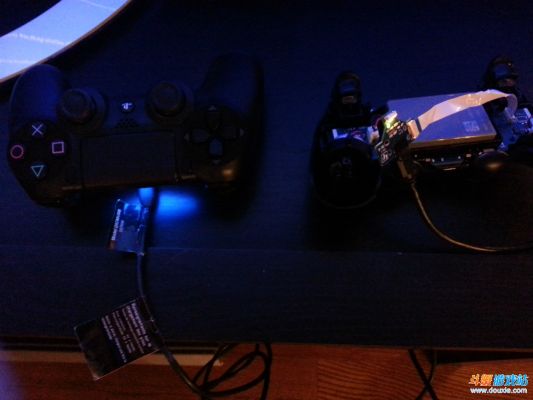 PS4手柄LED彩光条略费电 但是可以接受
