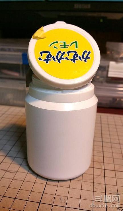 颜色改变一切！日本达人口香糖罐制作机器人